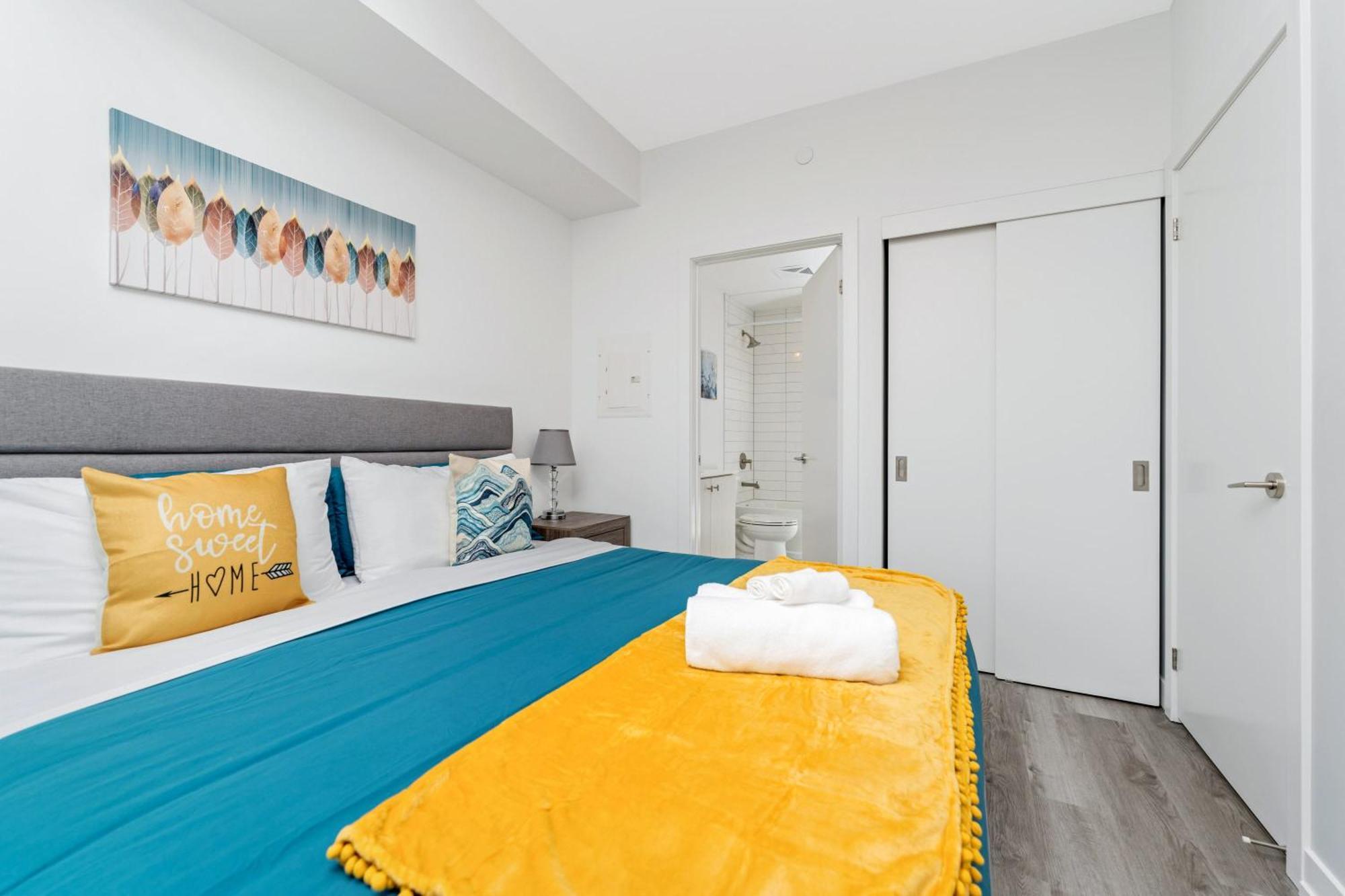 Apartamento Luxury 1Br King Bed Unit - Private Balcony Kitchener Exterior foto